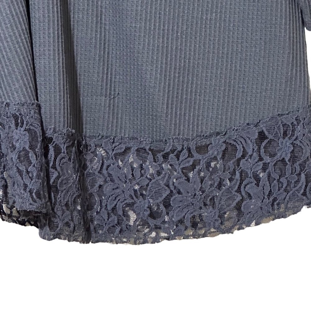 One World size 1X blue thermal lace trim 3/4 sleeve top - Picture 2 of 8